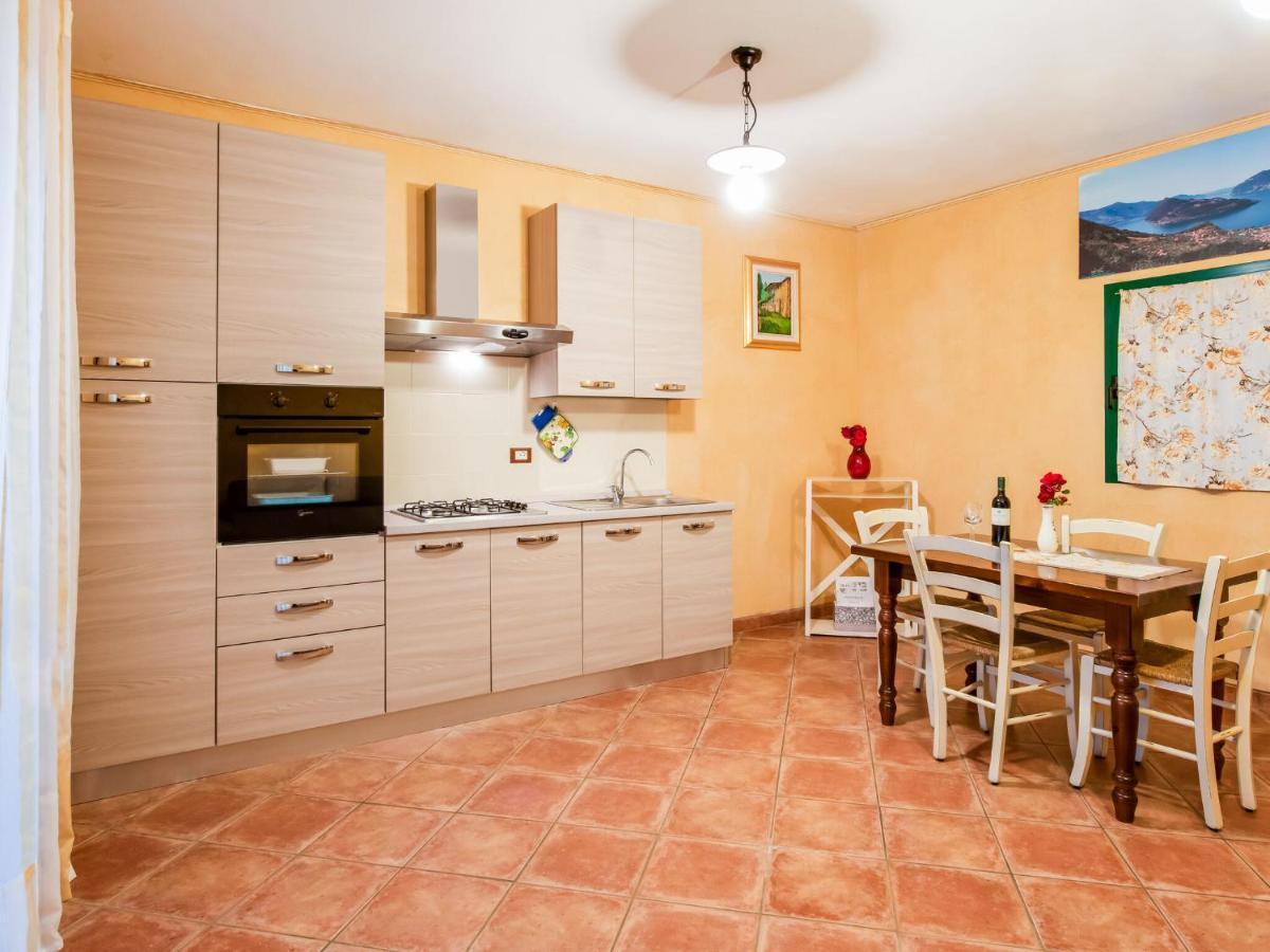 Cozy Chalet At Marone Lake Lombardy With Pool מראה חיצוני תמונה