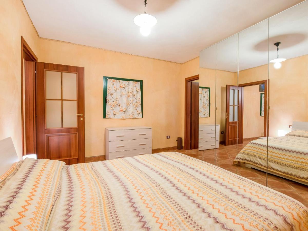 Cozy Chalet At Marone Lake Lombardy With Pool מראה חיצוני תמונה