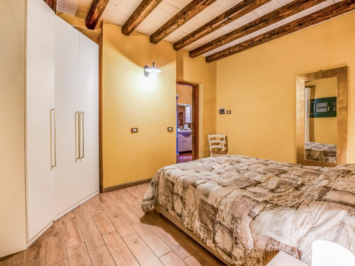 Cozy Chalet At Marone Lake Lombardy With Pool מראה חיצוני תמונה