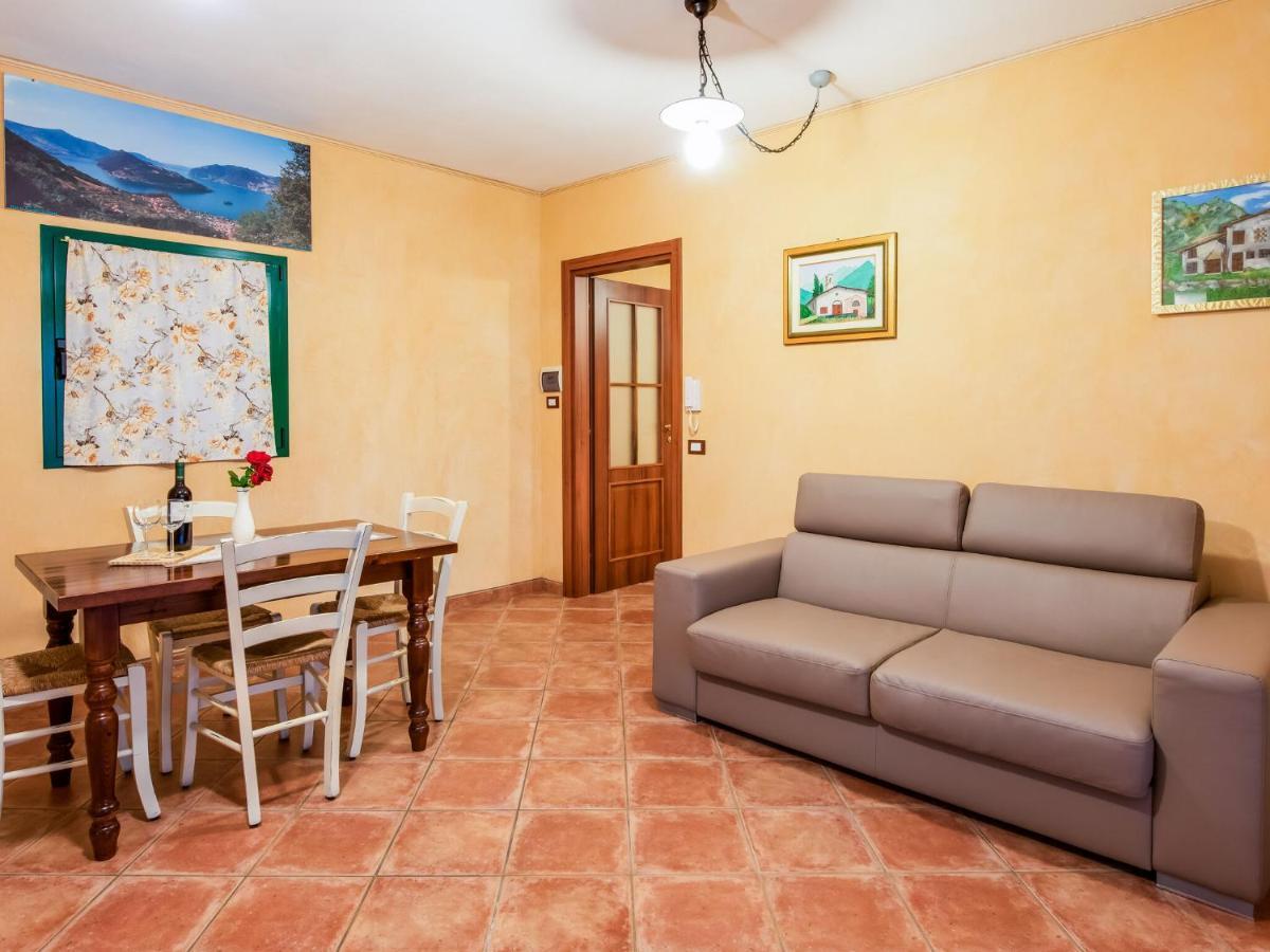 Cozy Chalet At Marone Lake Lombardy With Pool מראה חיצוני תמונה