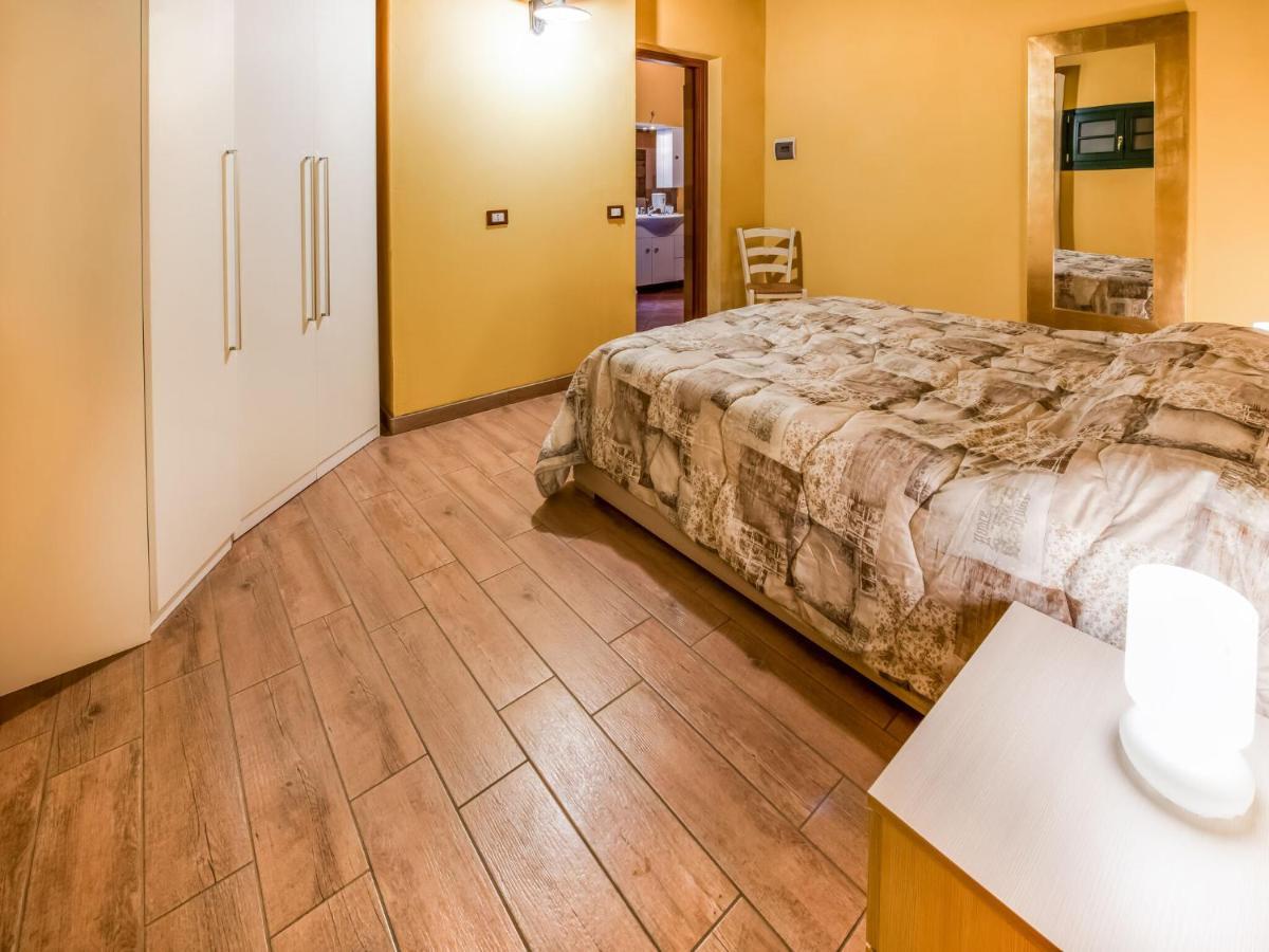 Cozy Chalet At Marone Lake Lombardy With Pool מראה חיצוני תמונה