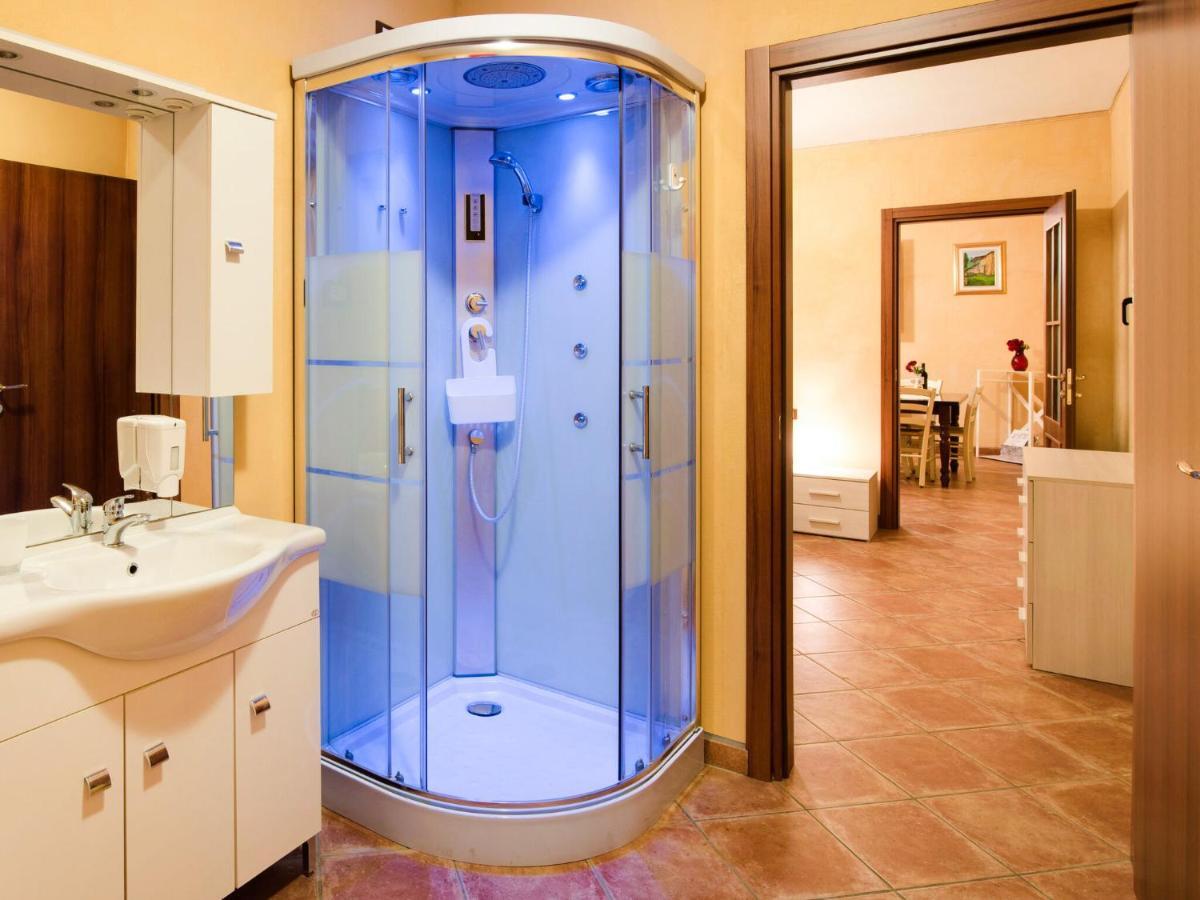 Cozy Chalet At Marone Lake Lombardy With Pool מראה חיצוני תמונה