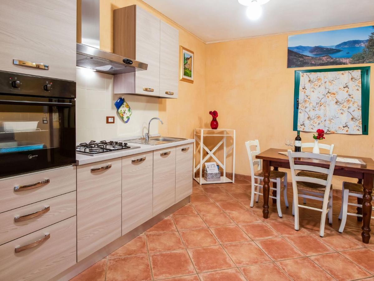 Cozy Chalet At Marone Lake Lombardy With Pool מראה חיצוני תמונה