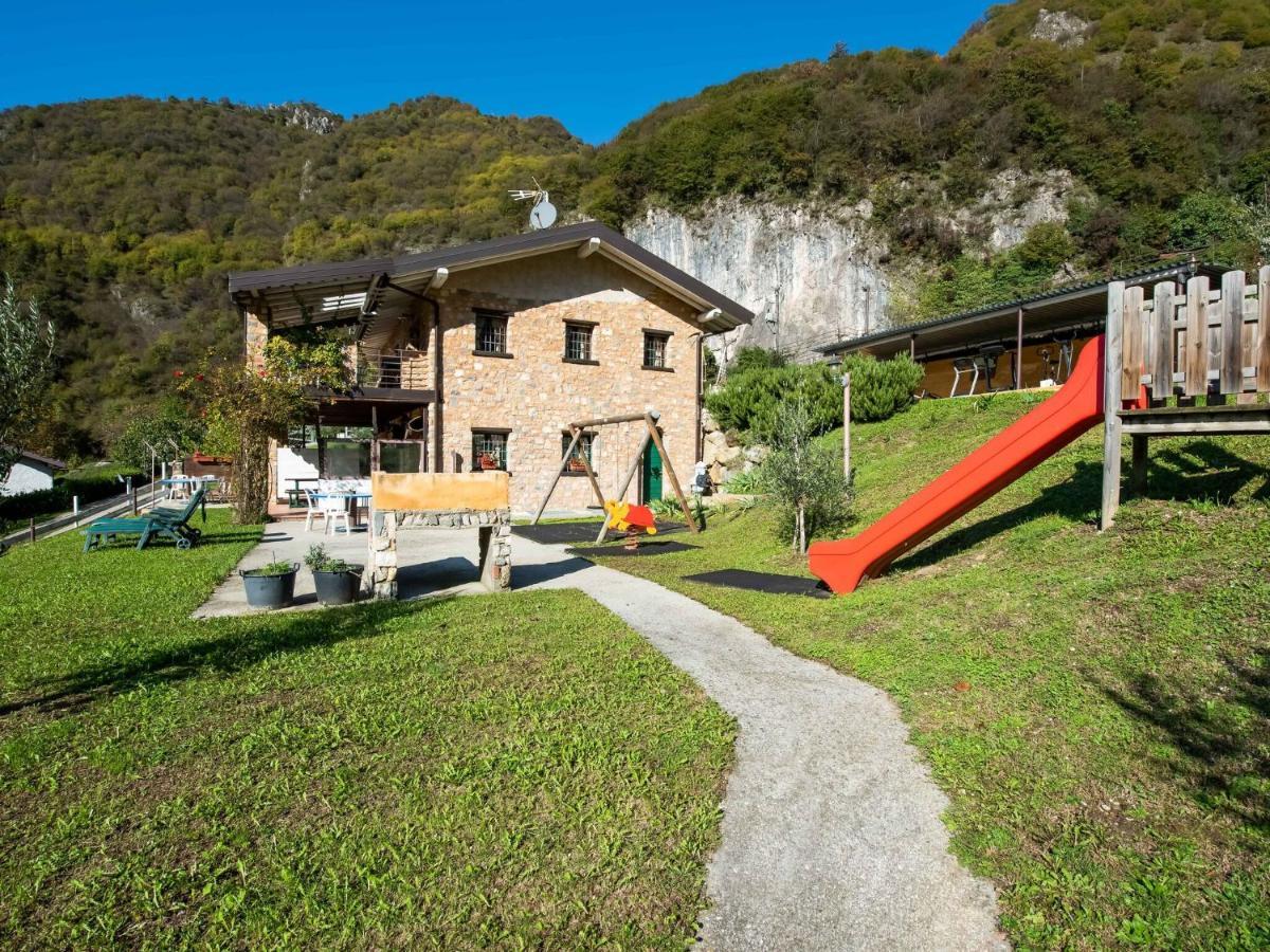 Cozy Chalet At Marone Lake Lombardy With Pool מראה חיצוני תמונה